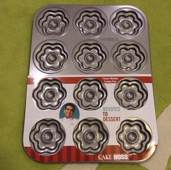 NWT! Cake Boss Bakeware 8pc set - Picture 2 of 8